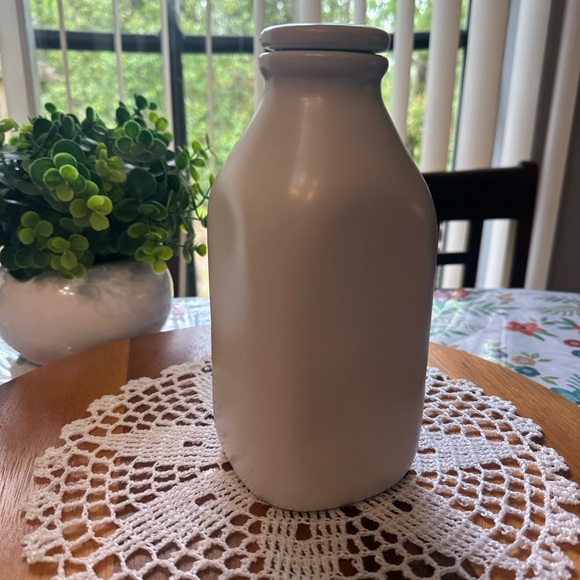 Moo Ceramic Milk Bottle - White - Picture 5 of 9